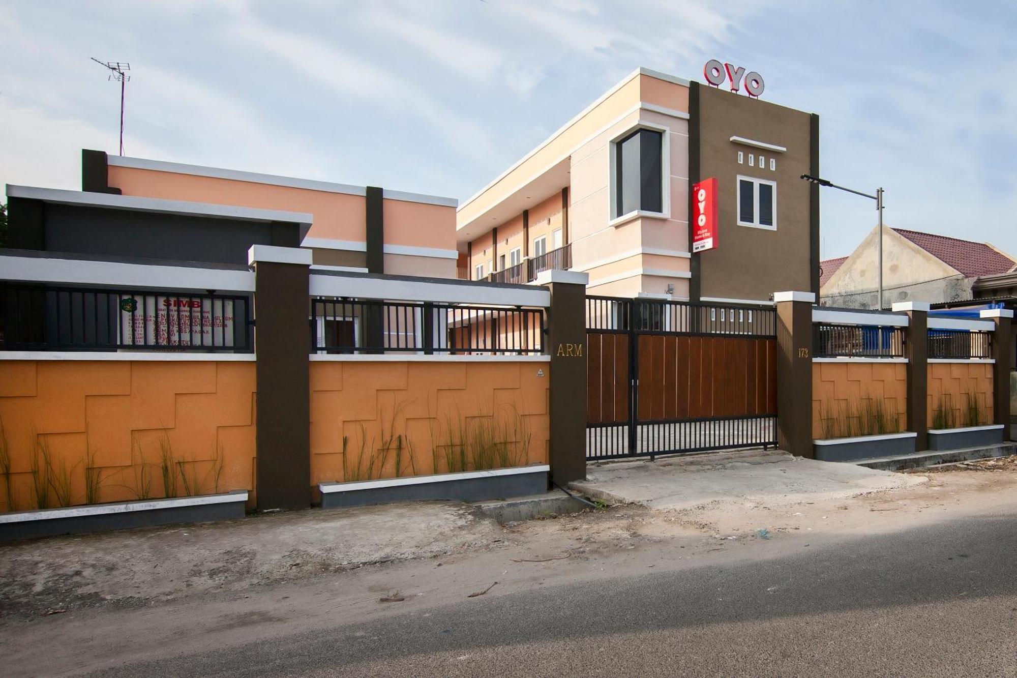 Oyo 725 My Arm Home & Stay Medan Exterior foto